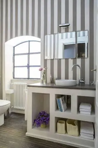 Garibaldi Suites Apartment Rome